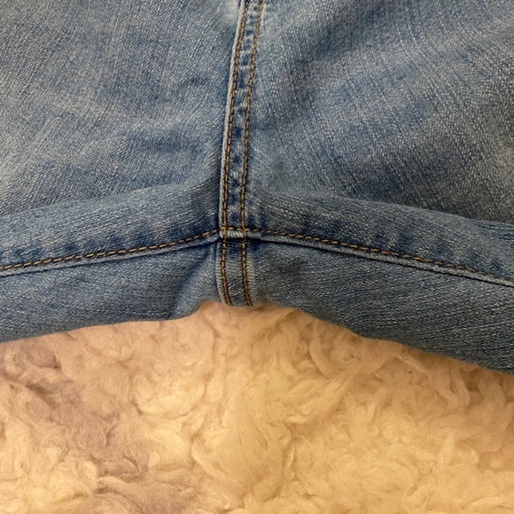 OLD Navy Super Skinny Light Wash - Picture 4 of 8